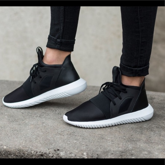 adidas Shoes - NWB Adidas tubular defiant